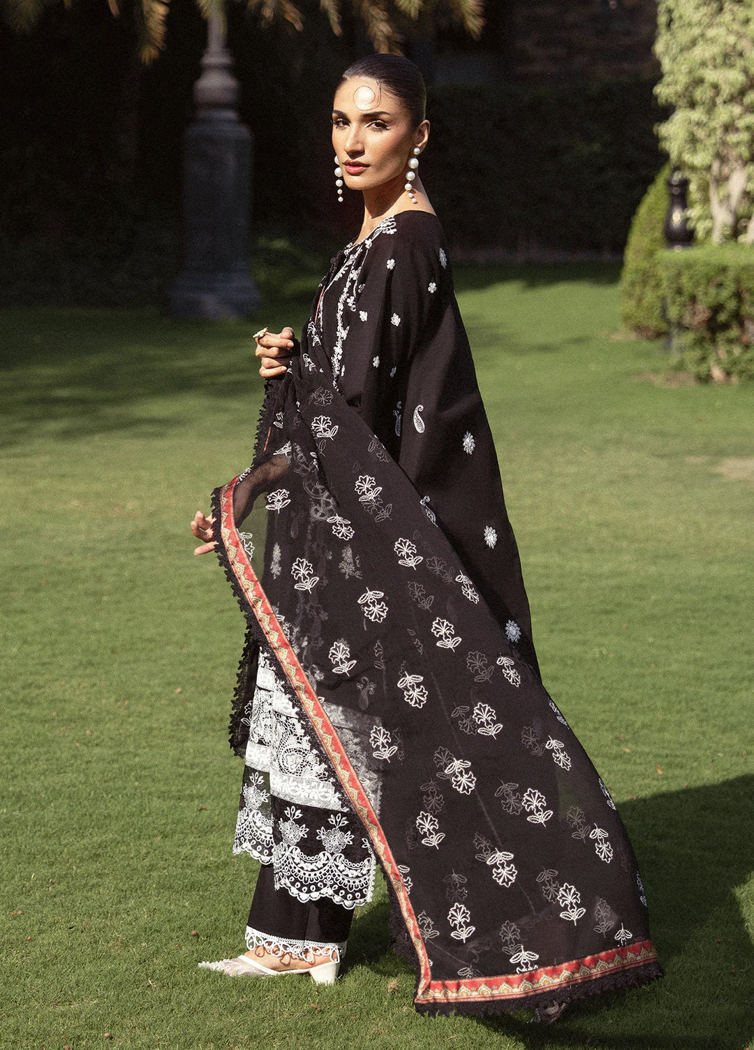 Raum by Sarb Unstitched Embroidered Lawn 3 Piece Suit RS26ULL RLL-02 - Eid Collection