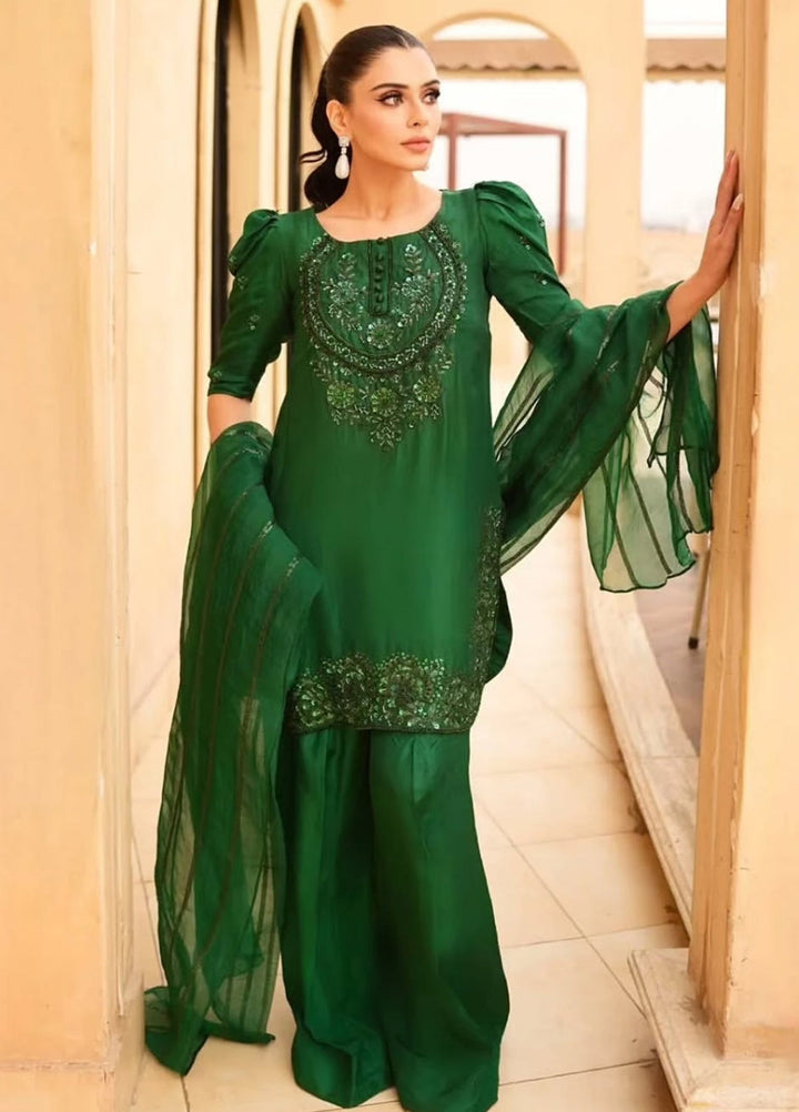 Maria Osama Khan Pret Embroidered Raw Silk 3 Piece Suit Emerald Green