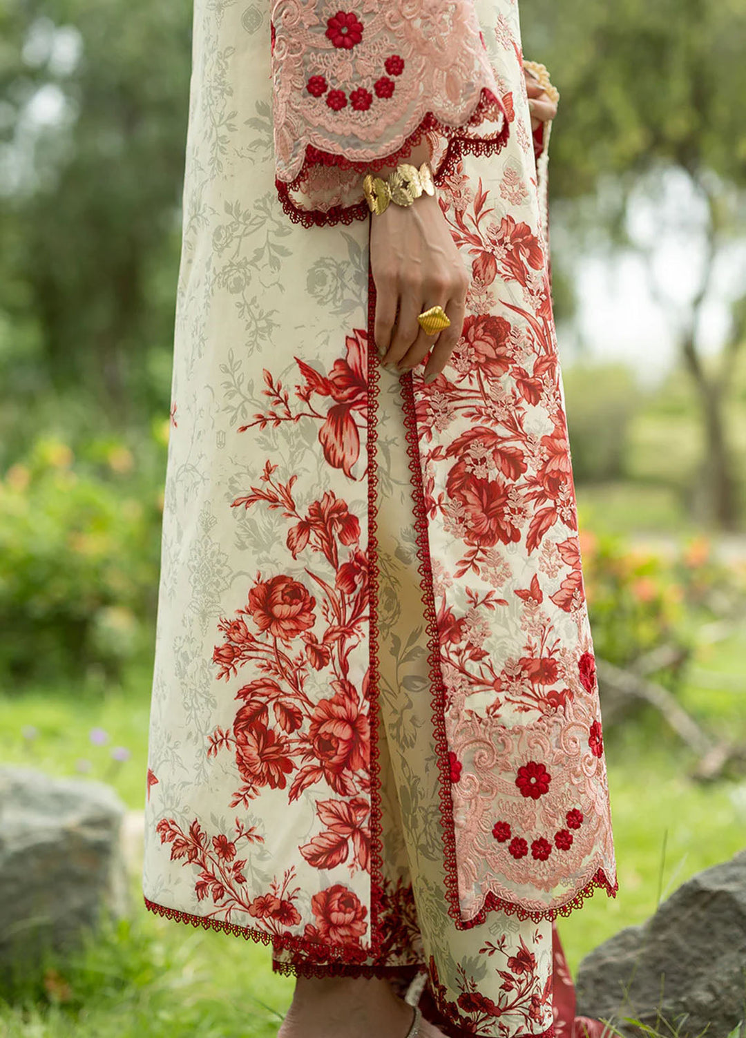 Zainab Chottani Unstitched Embroidered Lawn 3 Piece Suit ZC26ULE Laine 16 - Eid Collection