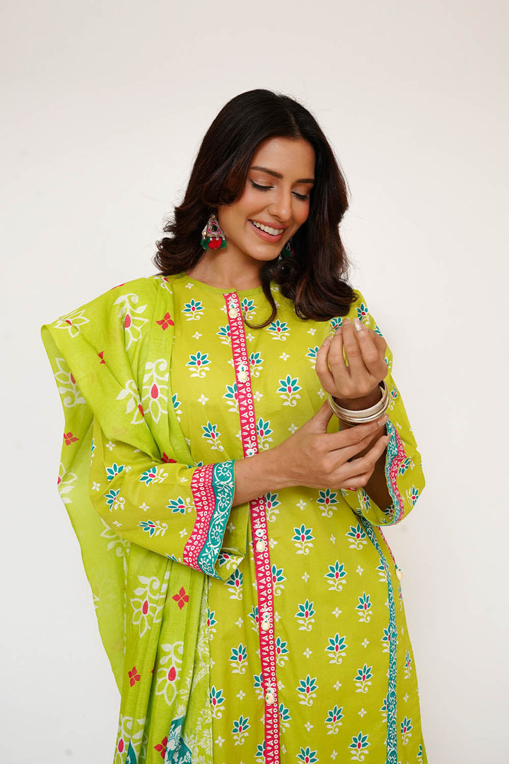 Senorita Women RTW Printed Lawn Cotton 3 Piece Suit LAD-03433 Eid Collection