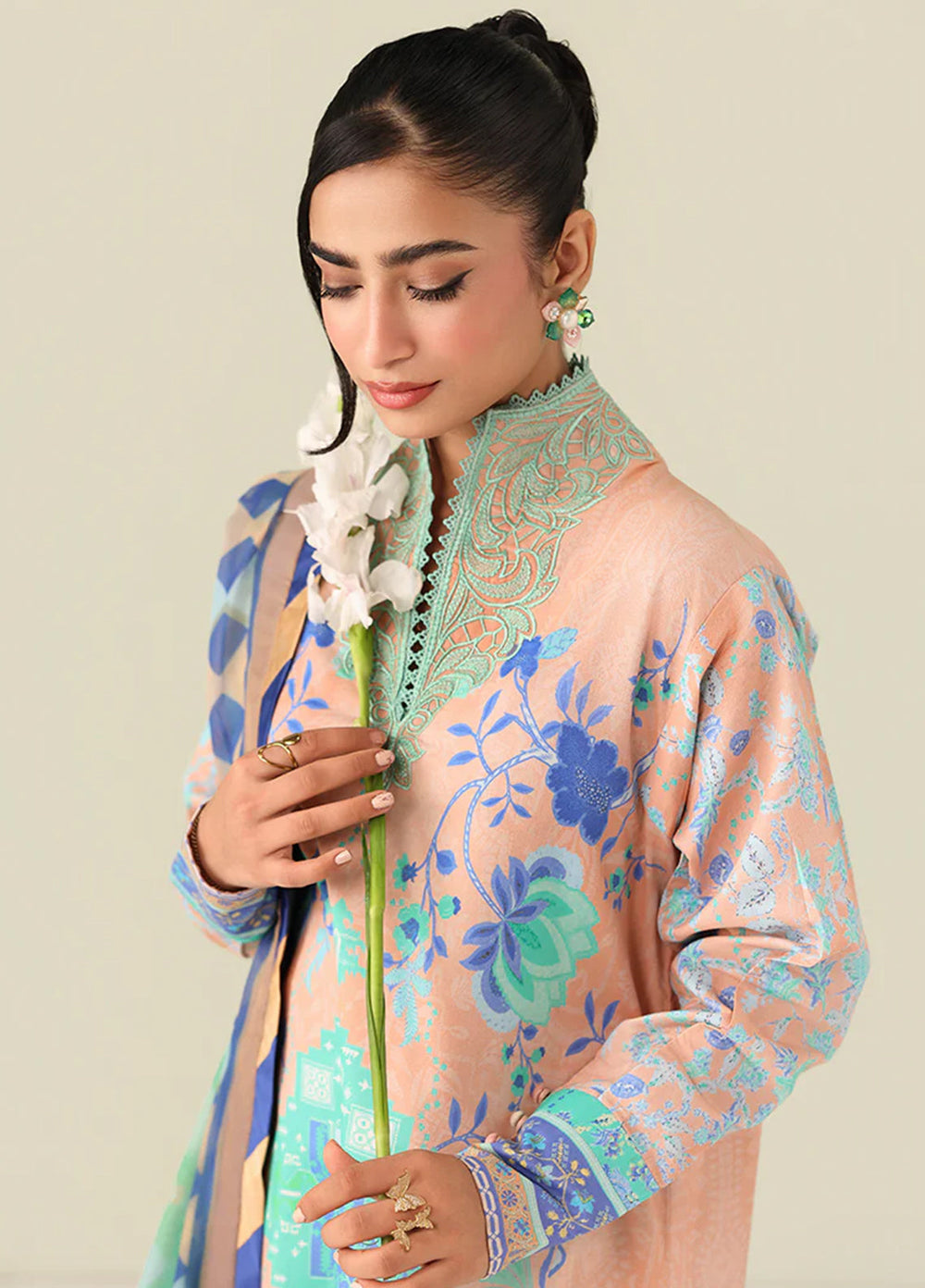 Rosette by Roheenaz Unstitched Lawn Embroidered 3 Piece Suit RNZ26UR Weave of Light-8B - Summer Collection