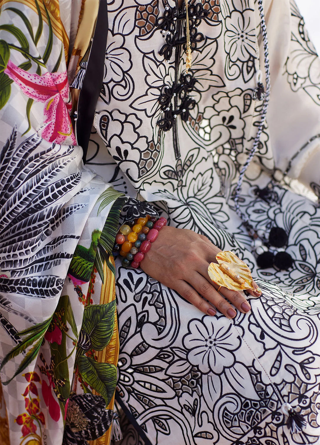Kashmee Legacy by Elan Unstitched Embroidered Slub Lawn 3 Piece Suit EL26ULKL Zevaré EL26-07B - Festive Collection