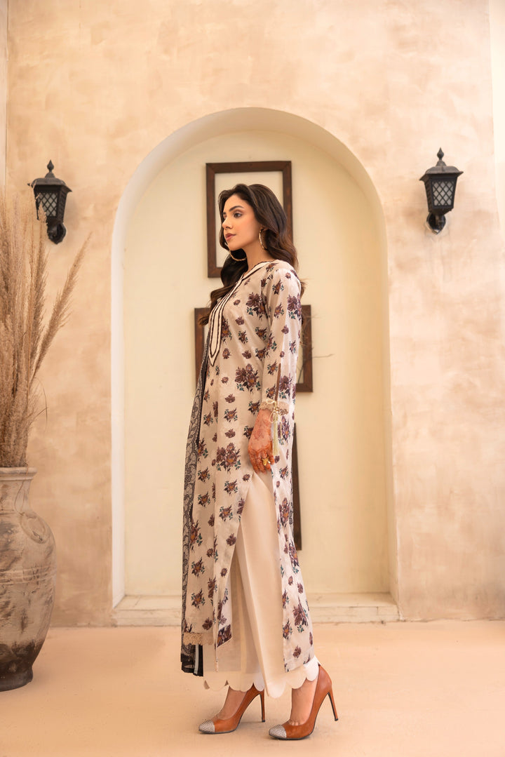 Printed Perfection by Waresha RTW Printed Lawn 3 Piece Suit Haseen Aura Festive Collection