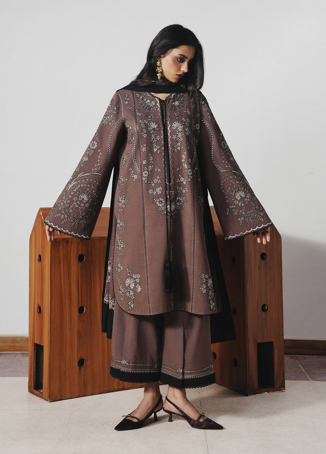 Jugnu by Hussain Rehar Unstitched Embroidered Karandi 3 Piece Suit HR26UJK Jabah - Winter Collection