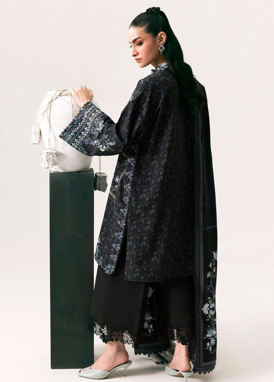 Q prints by Qalamkar Unstitched Embroidered Slub Linen 3 Piece Suit QLK26ULQ Luna QPW-05A - Winter Collection