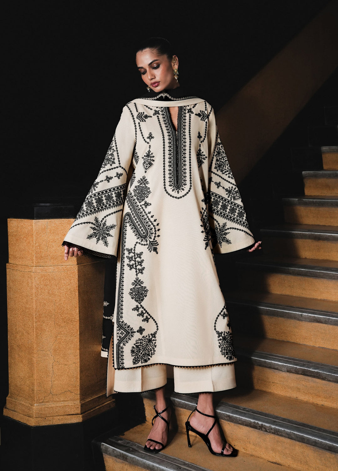 Jugnu by Hussain Rehar Unstitched Embroidered Karandi 3 Piece Suit HR26UJK Nigah - Winter Collection
