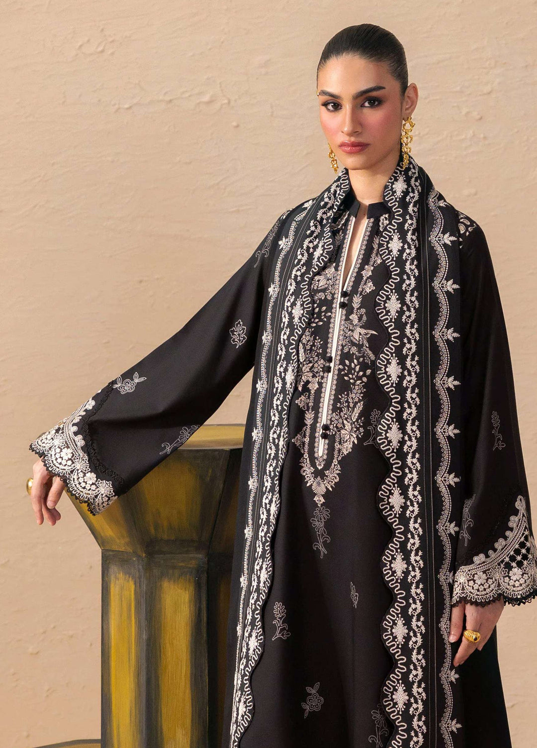 Q prints by Qalamkar Unstitched Embroidered Slub Linen 3 Piece Suit QLK26ULQ Laiza QPW-02A - Winter Collection