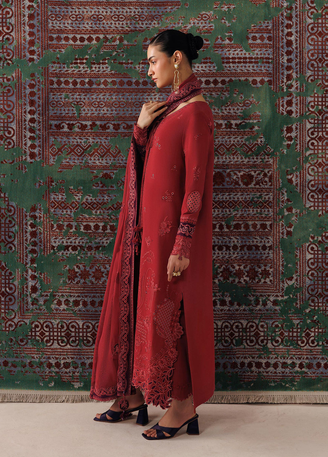 Q line by Qalamkar Unstitched Embroidered Slub Linen 3 Piece Suit QLK26UQL Zaira QLW-03 - Winter Collection