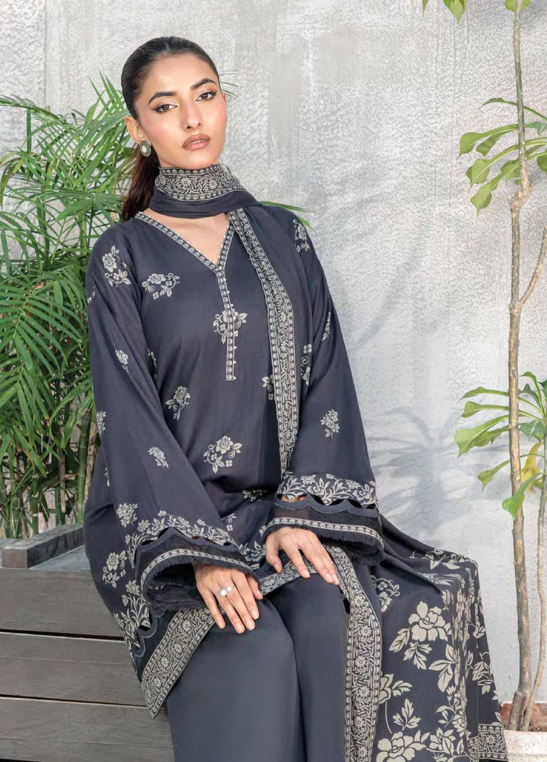 Lakhany Printed Pashmina Suits Unstitched 3 Piece LSM25LP LG-RL-0335-B - Winter Collection
