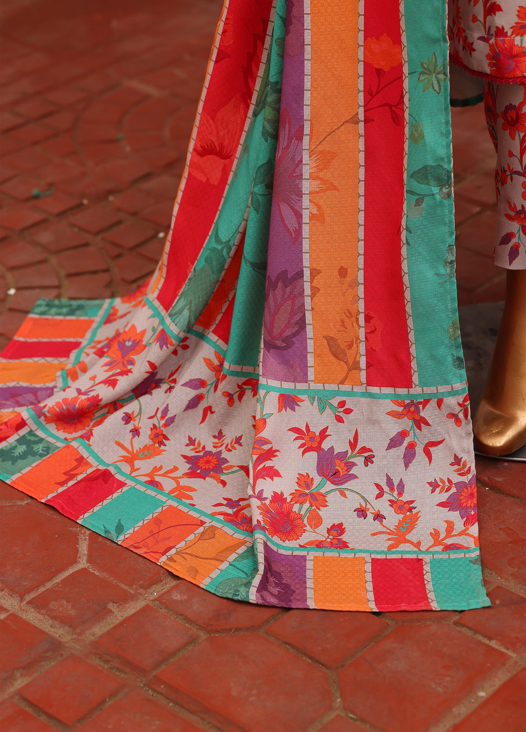 Hz Textiles Unstitched Printed Viscose Twill 3 Piece Suit HZ26UVT VT-5034 - Winter Collection