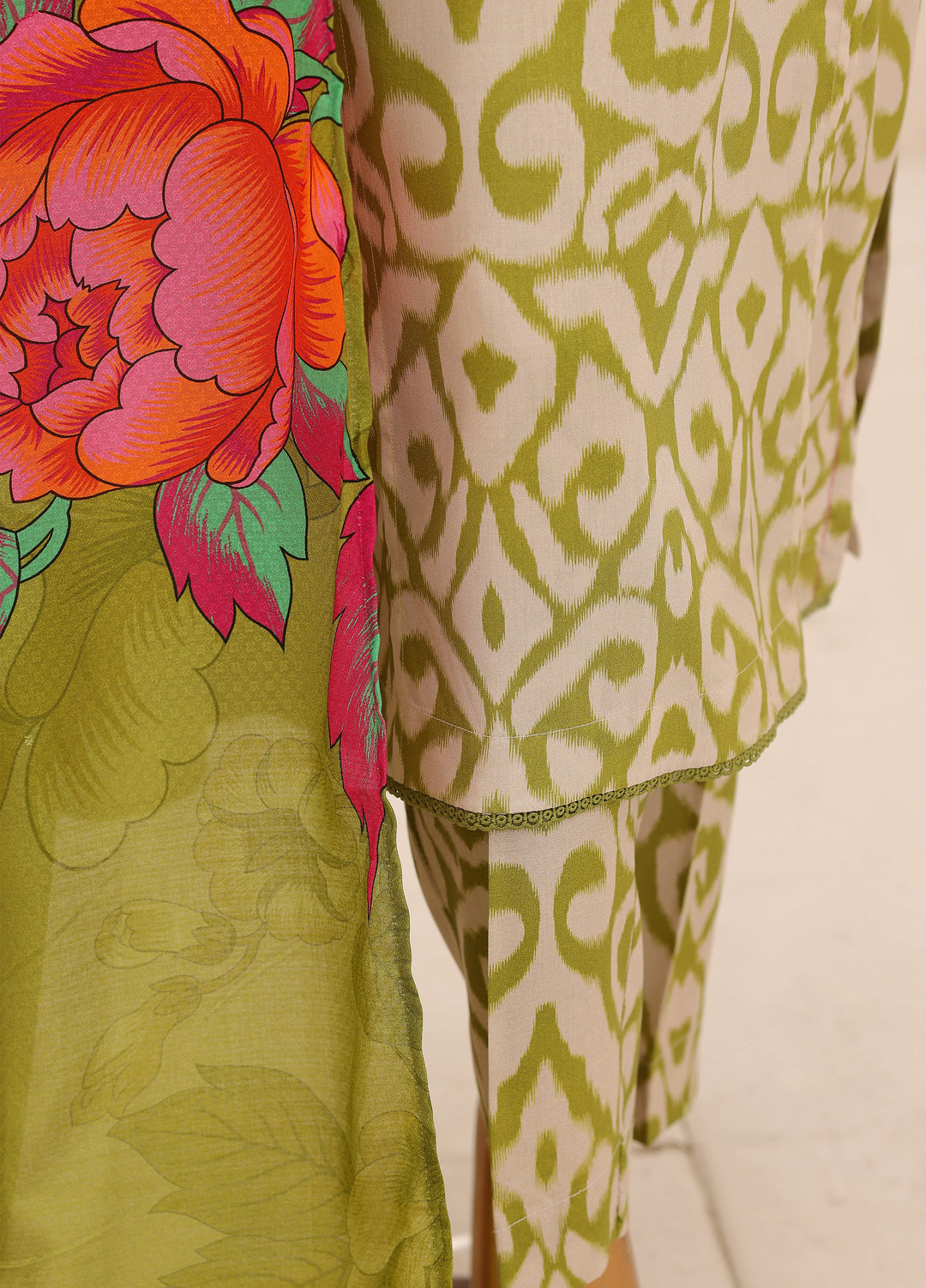 Hz Textiles Unstitched Printed Viscose Linen 3 Piece Suit HZ26ULW LW-5070 - Winter Collection