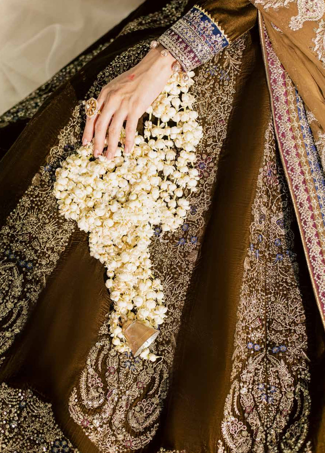 Maya by Nureh Unstitched Embroidered Velvet 3 Piece Suit NU26UMV NW-133 - Wedding Collection