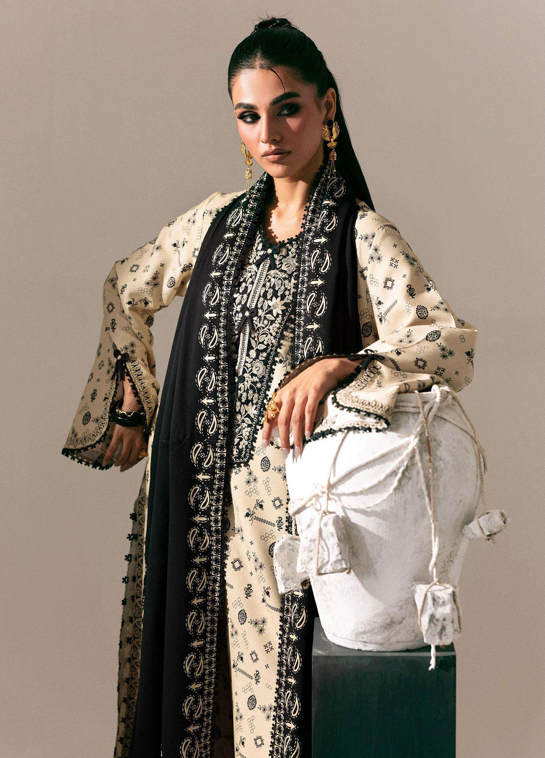 Q prints by Qalamkar Unstitched Embroidered Slub Linen 3 Piece Suit QLK26ULQ Mehru QPW-10A - Winter Collection