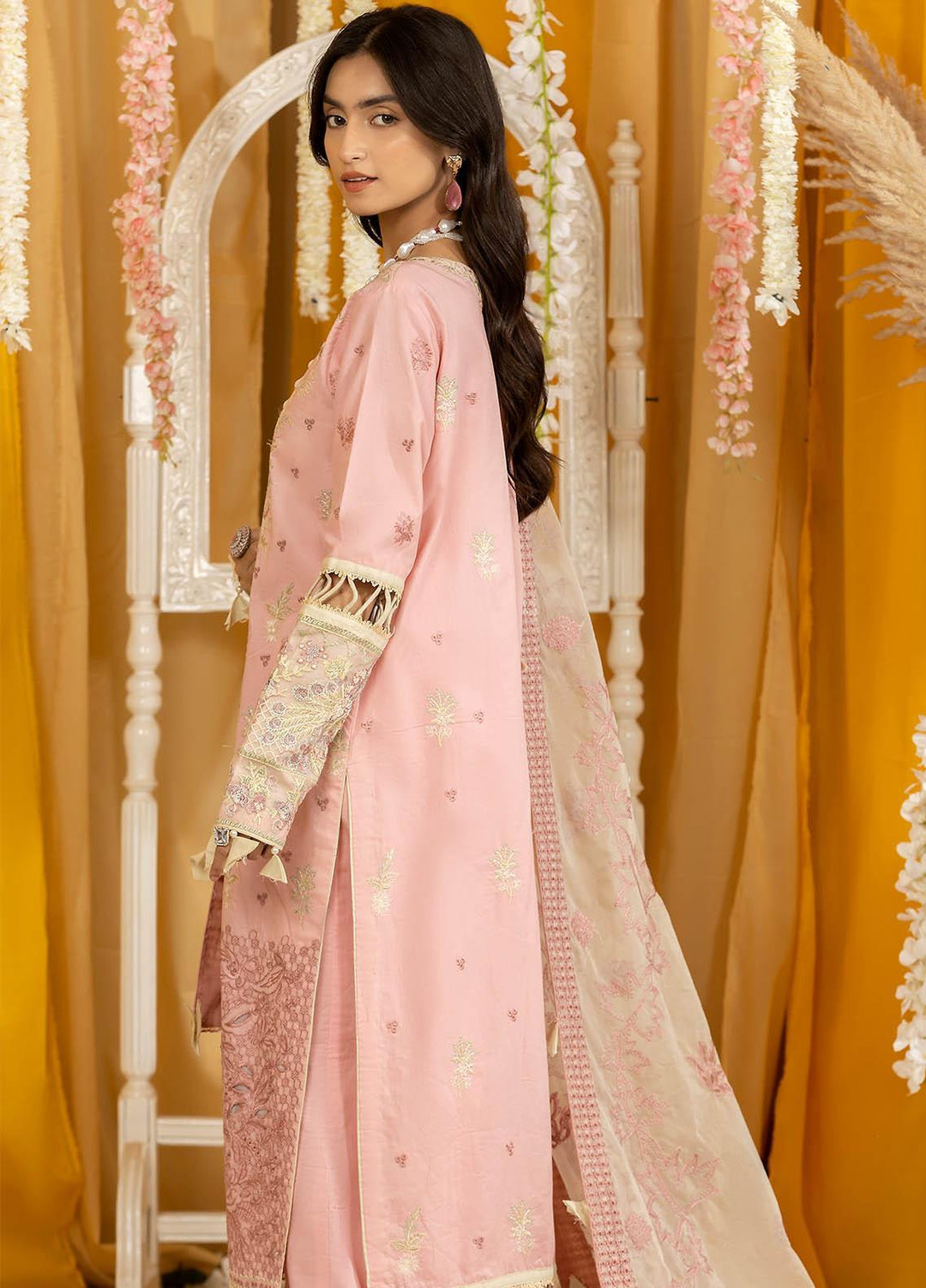 Ghazal By Humdum Embroidered Lawn Suits Unstitched 3 Piece HD23G D-09 - Summer Collection