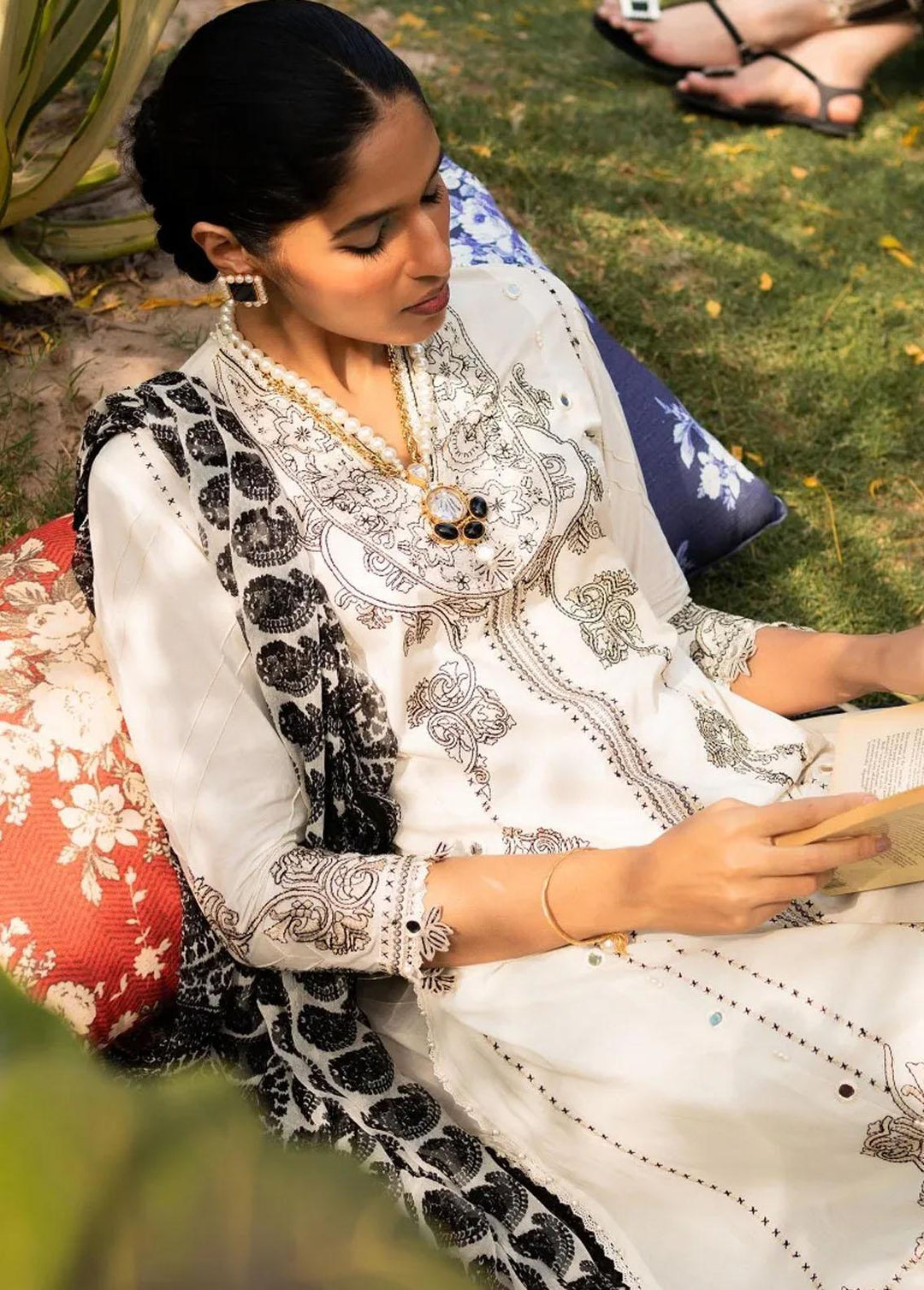 Muzlin By Sana Safinaz Embroidered Lawn Suits Unstitched 3 Piece SS23MZ 16A - Summer Collection