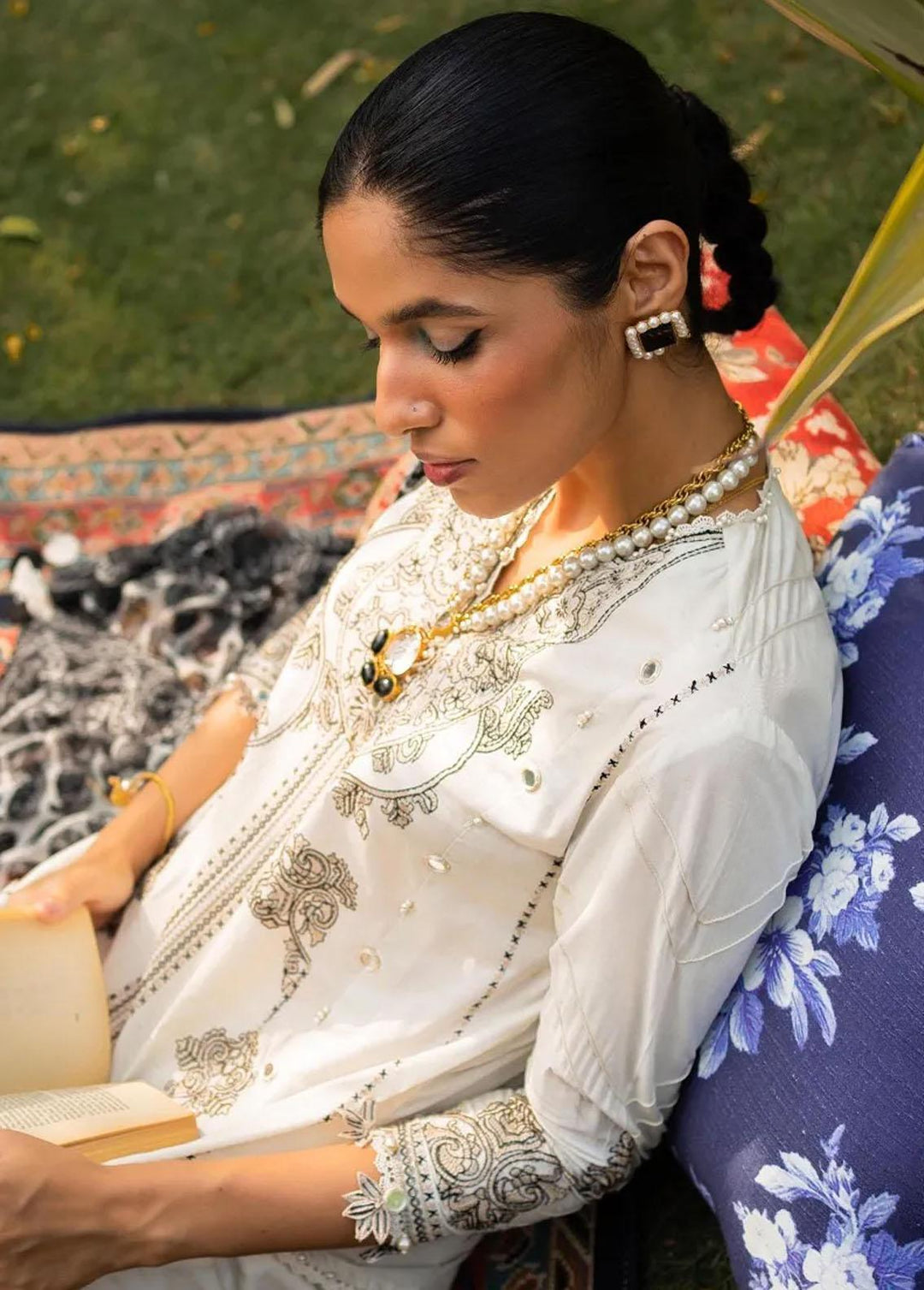 Muzlin By Sana Safinaz Embroidered Lawn Suits Unstitched 3 Piece SS23MZ 16A - Summer Collection