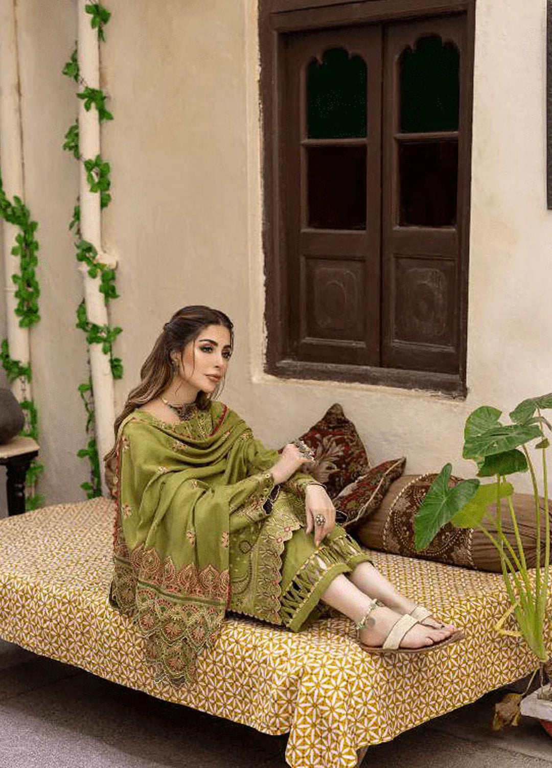 Laadli by Humdum Embroidered Woolen Suits Unstitched 3 Piece HD22L D-05 - Winter Collection