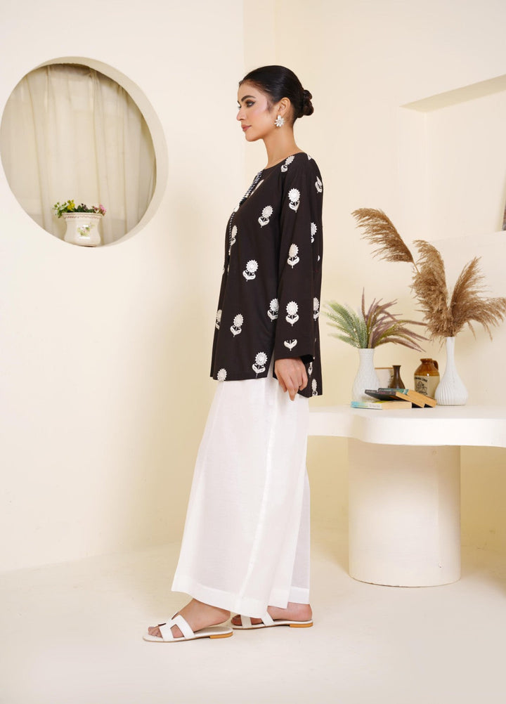 Ghazal by Tosheeza Saith Pret Embroidered Lawn 2 Piece Suit Nocture Naqsh