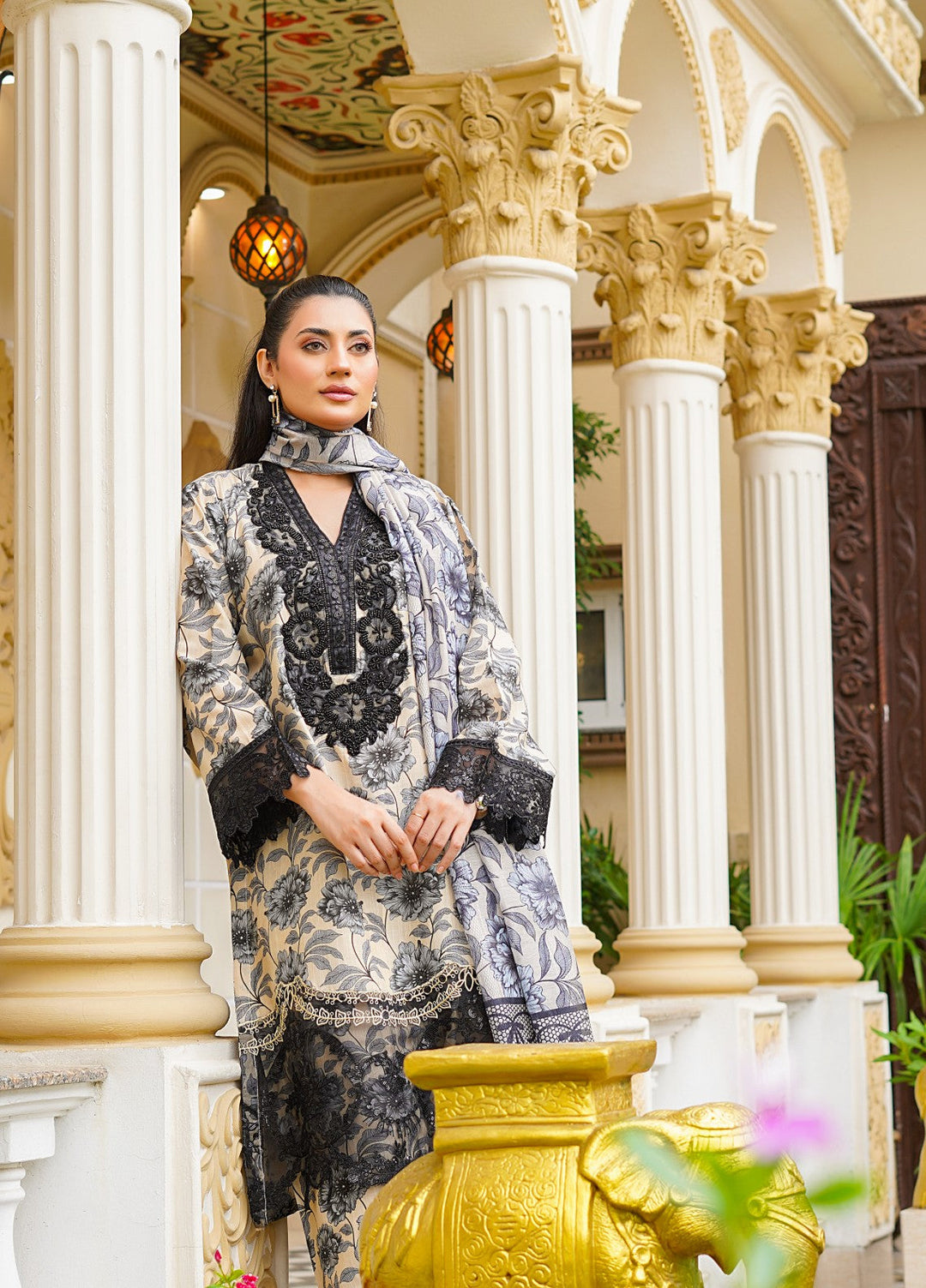 Rang E Gulposh Pret Embroidered Lawn 3 Piece Suit RNG-1203