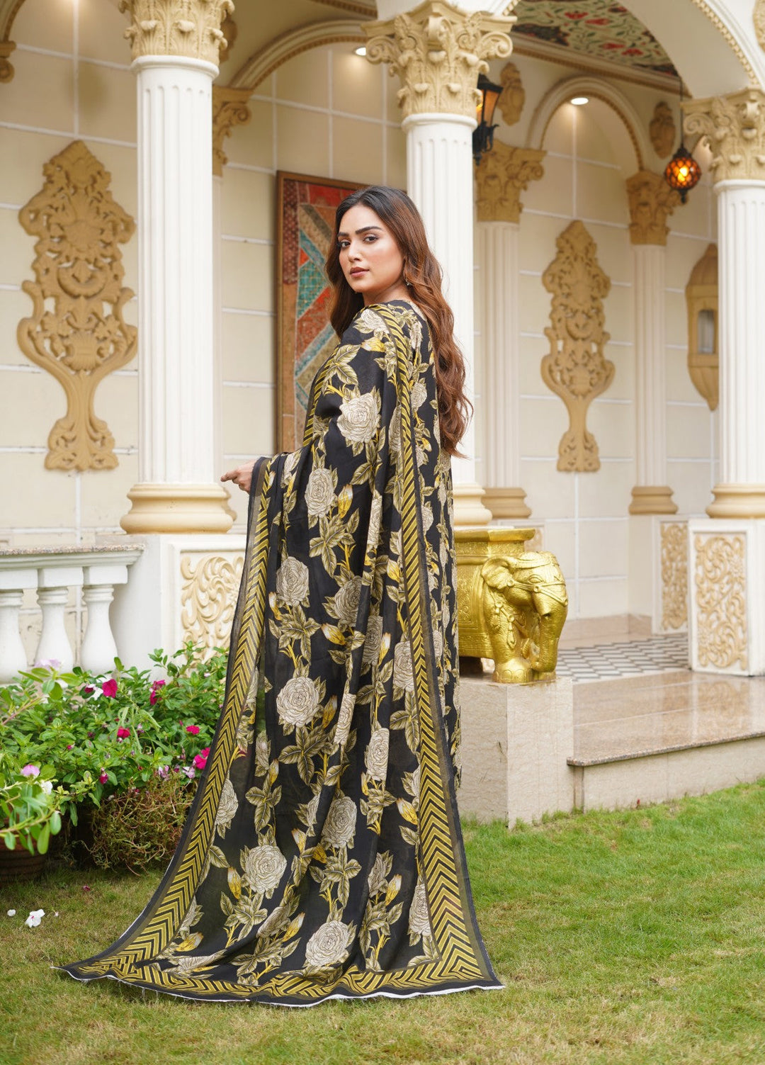 Rang E Gulposh Pret Embroidered Lawn 3 Piece Suit RNG-1210