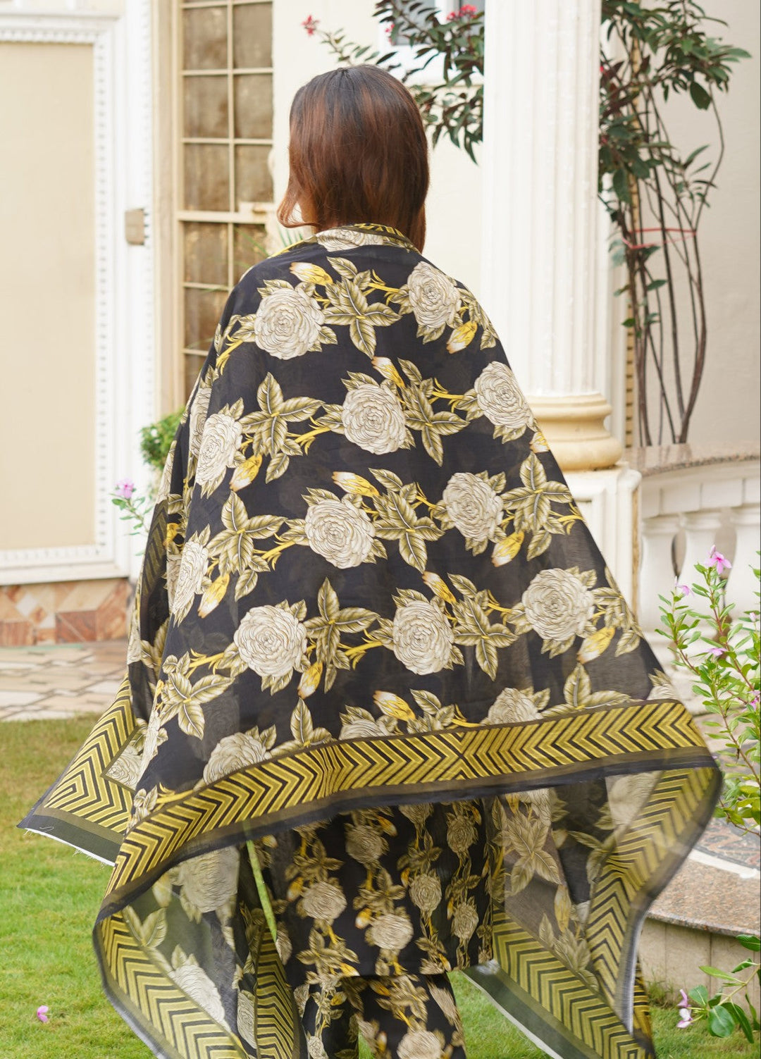 Rang E Gulposh Pret Embroidered Lawn 3 Piece Suit RNG-1210