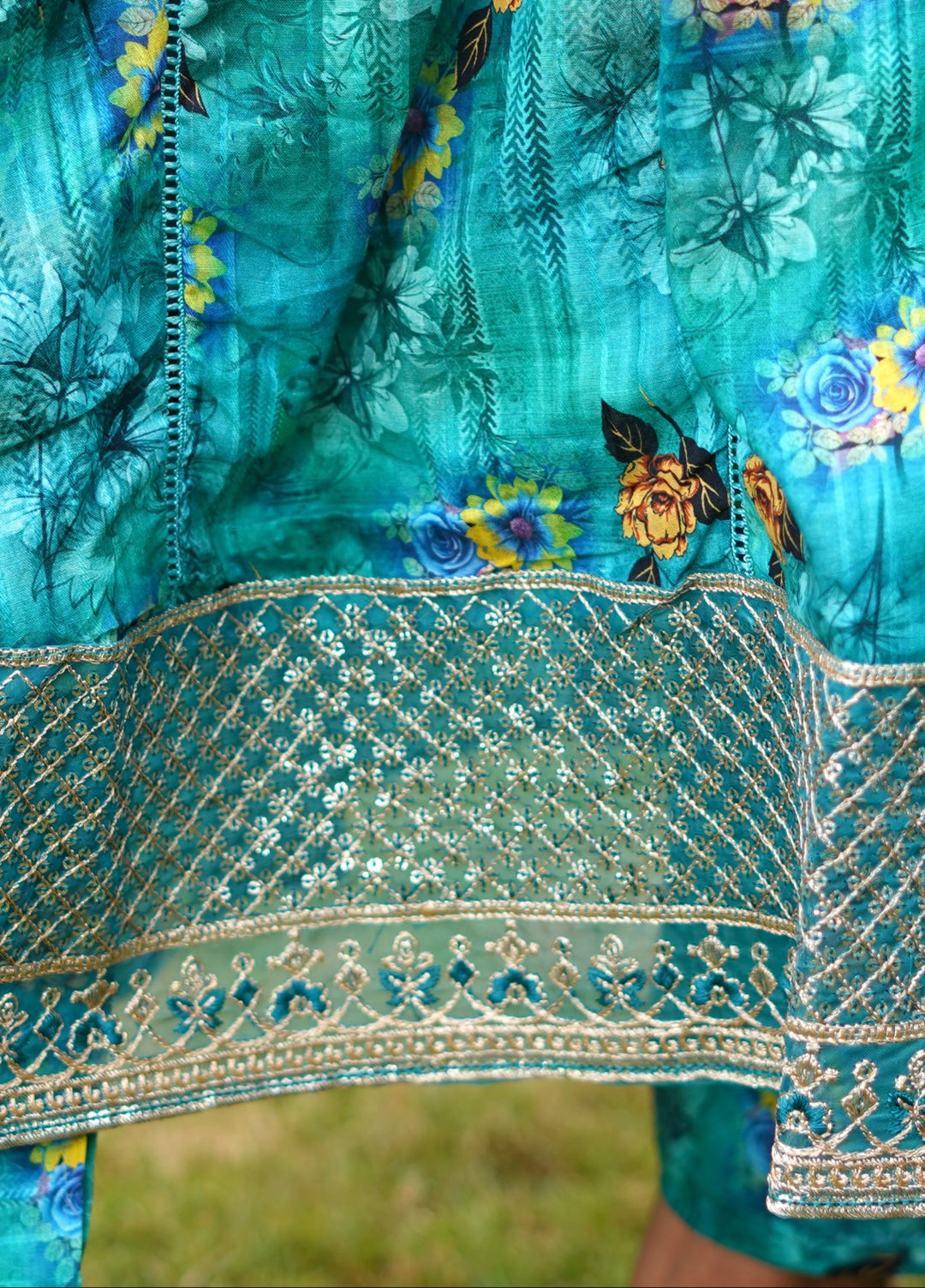 Rang E Gulposh Pret Embroidered Lawn 3 Piece Suit RNG-1212