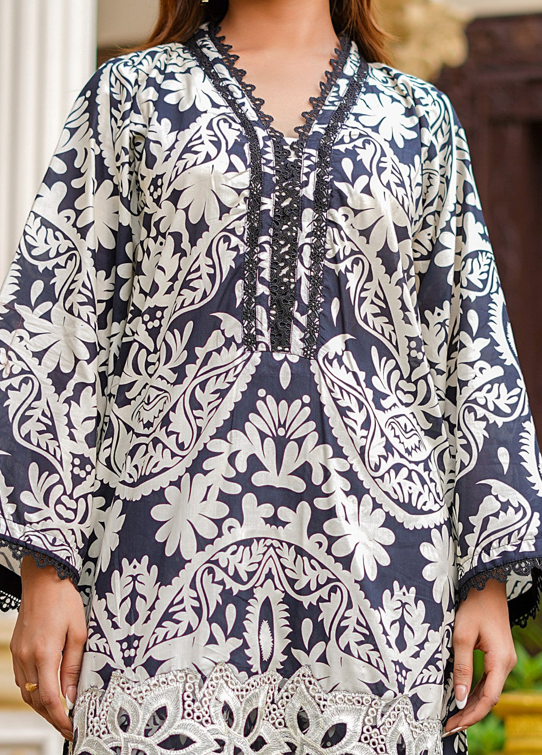 Rang E Gulposh Pret Embroidered Lawn 3 Piece Suit RNG-1216