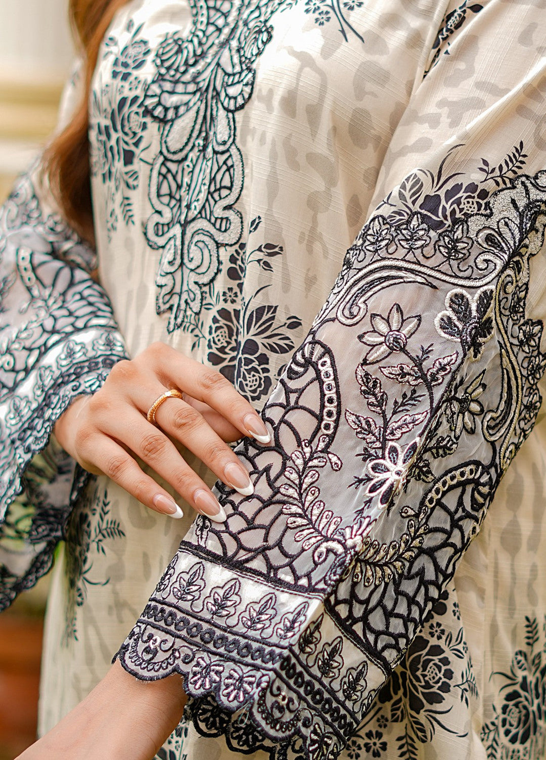 Rang E Gulposh Pret Printed Lawn 3 Piece Suit RNG-1217