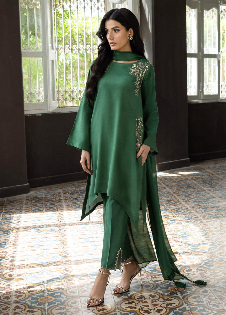 Elara by Mavie Women Pret Ramen Silk Emeral - Festive Collection