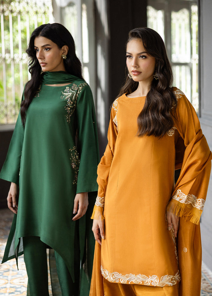 Elara by Mavie Women Pret Ramen Silk Emeral - Festive Collection