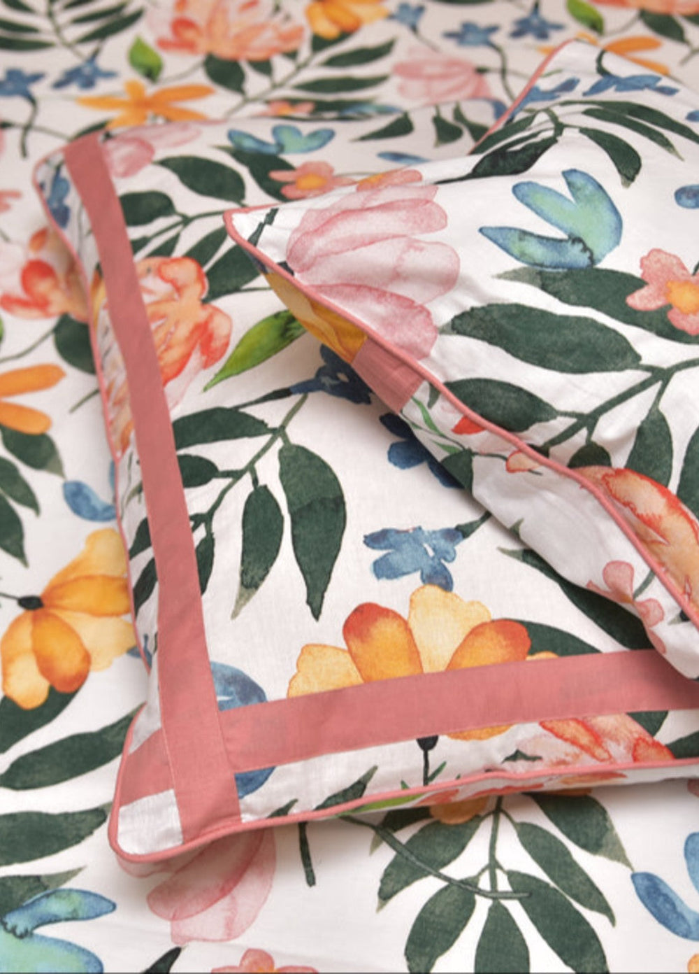 Innovative Official Patchwork Cotton Printed Bedsheet Set with 4 Pillows Covers - Wedding Collection