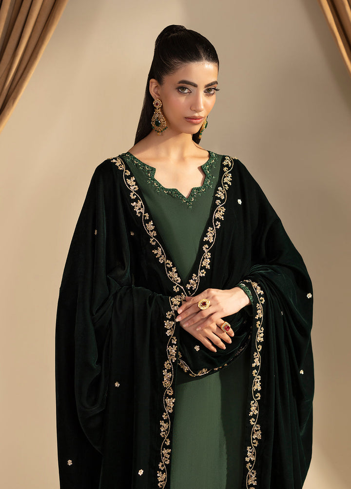 Noir by Mavie Pret Luxury Velvet Empress - Festive Collection