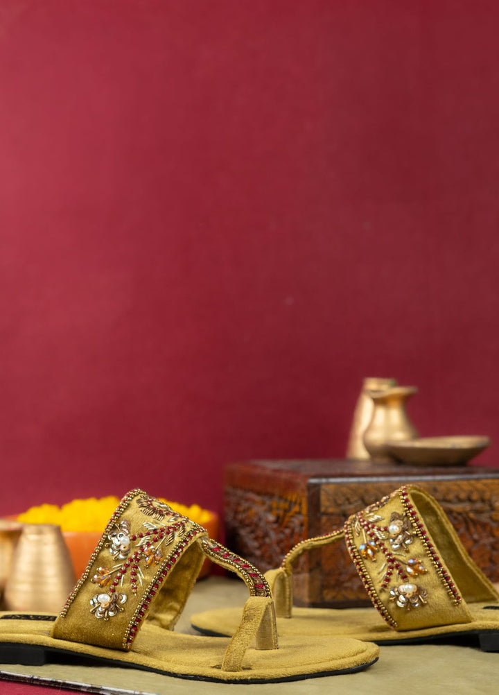 On Your Feets Women Hand work Footwear Golden Noor-e-Zar - Kolhapuri Collection