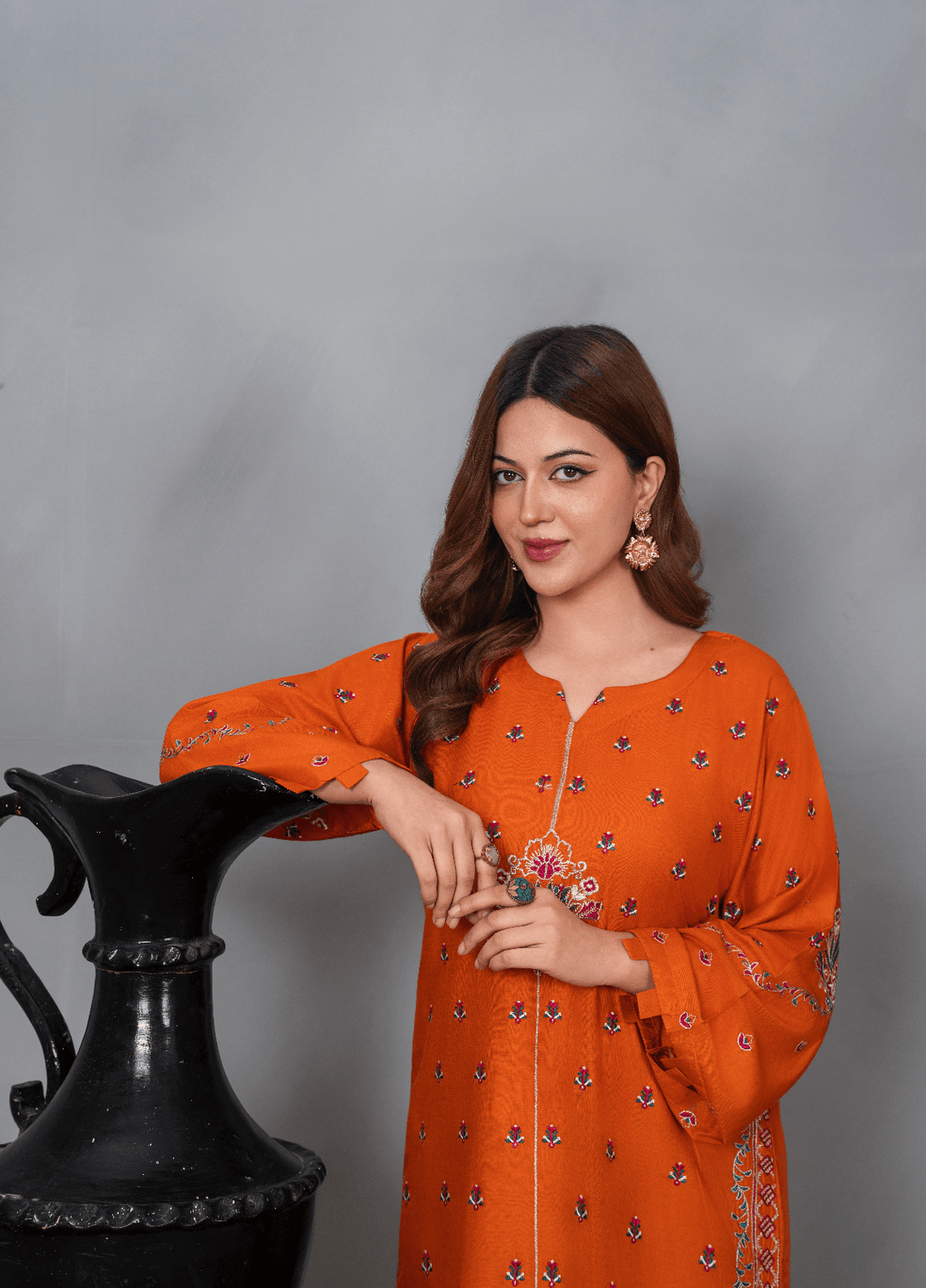 Fresh Fits by Haniya Mahnoor Women RTW Embroidered Linen 2 Piece Suit Ayla - Casual Collection
