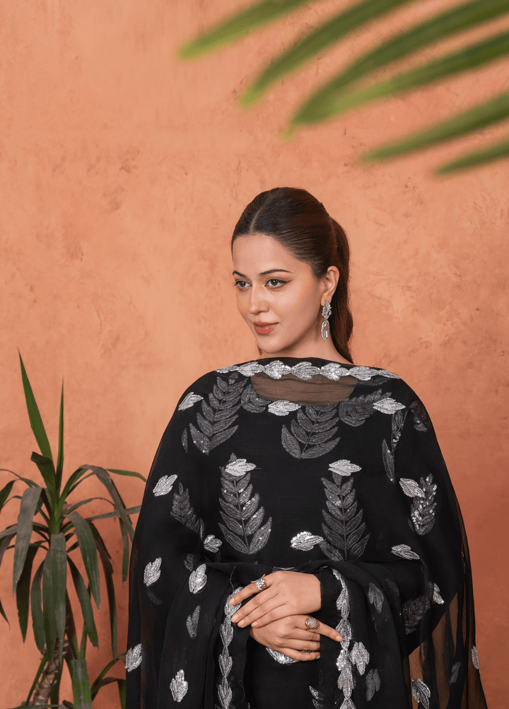Zarqash by Haniya Mahnoor Women RTW Embroidered Crinkle Chiffon 3 Piece Suit Gulnaar - Festive Collection