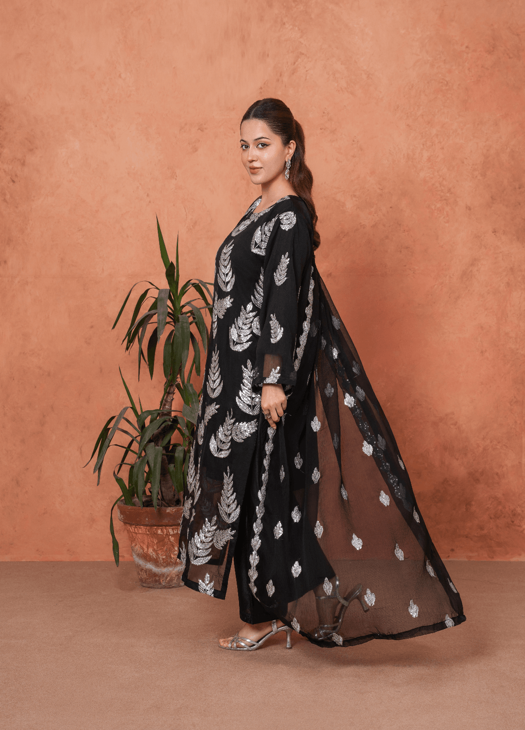 Zarqash by Haniya Mahnoor Women RTW Embroidered Crinkle Chiffon 3 Piece Suit Gulnaar - Festive Collection