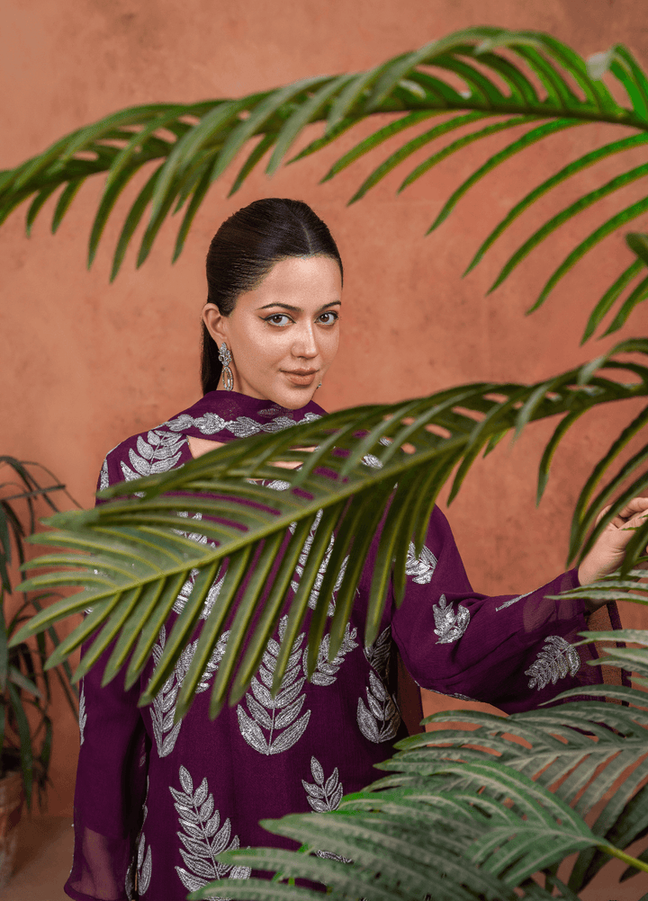 Zarqash by Haniya Mahnoor Women RTW Embroidered Crinkle Chiffon 3 Piece Suit Nayab - Festive Collection