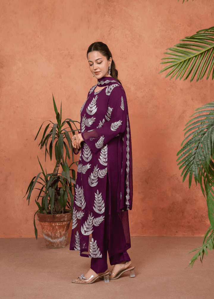 Zarqash by Haniya Mahnoor Women RTW Embroidered Crinkle Chiffon 3 Piece Suit Nayab - Festive Collection