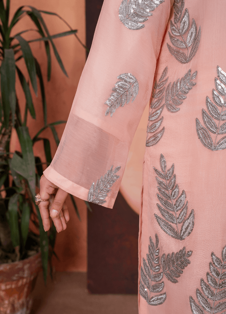 Zarqash by Haniya Mahnoor Women RTW Embroidered Crinkle Chiffon 3 Piece Suit Roshni - Festive Collection