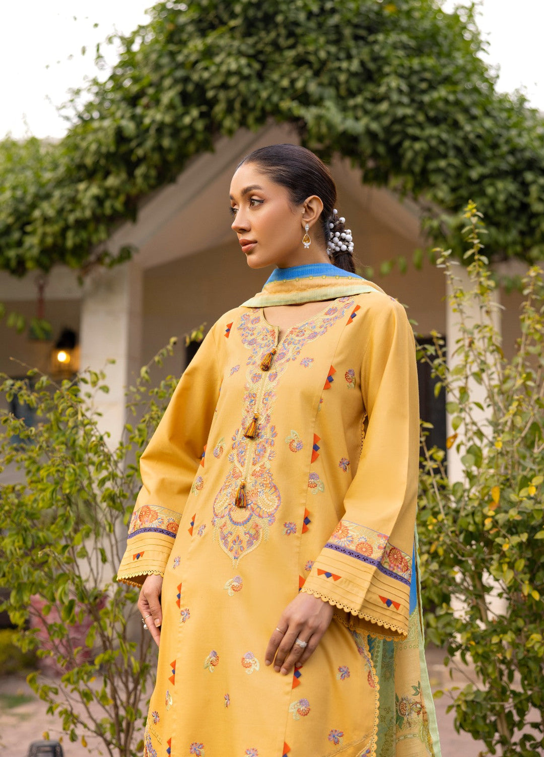 Tessa Women RTW Embroidered Lawn 3 Piece Suit Sunehri Aura - Festive Collection