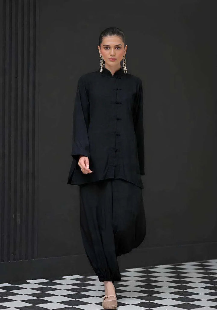 The Mandarine Misaal by Ayesha Somaya RTW Solids Irish Linen 2 Piece Suit Black Casual Collection