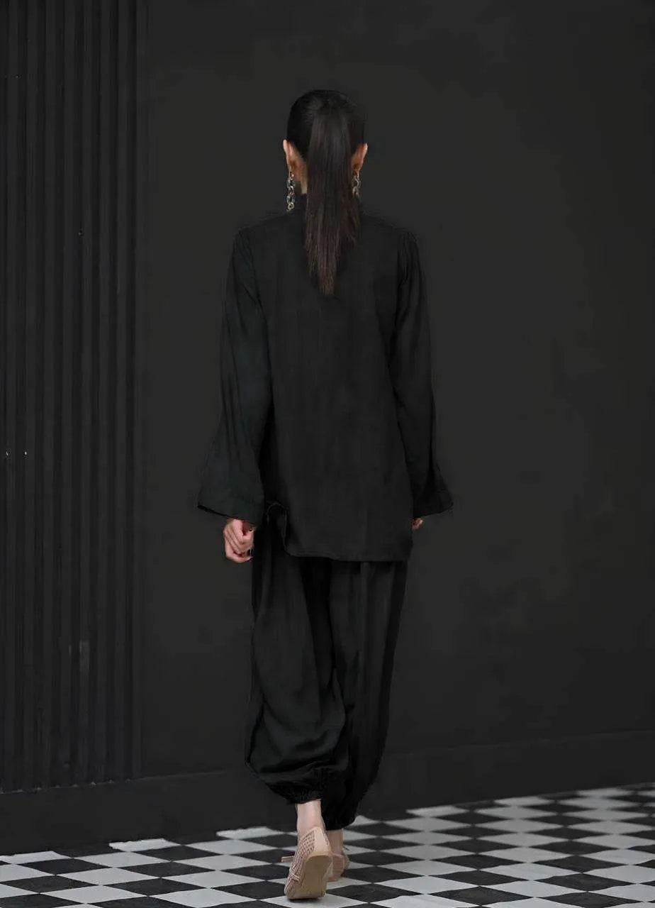 The Mandarine Misaal by Ayesha Somaya RTW Solids Irish Linen 2 Piece Suit Black Casual Collection