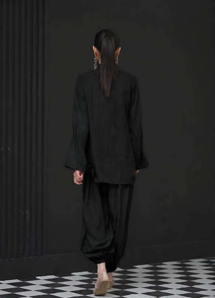 The Mandarine Misaal by Ayesha Somaya RTW Solids Irish Linen 2 Piece Suit Black Casual Collection