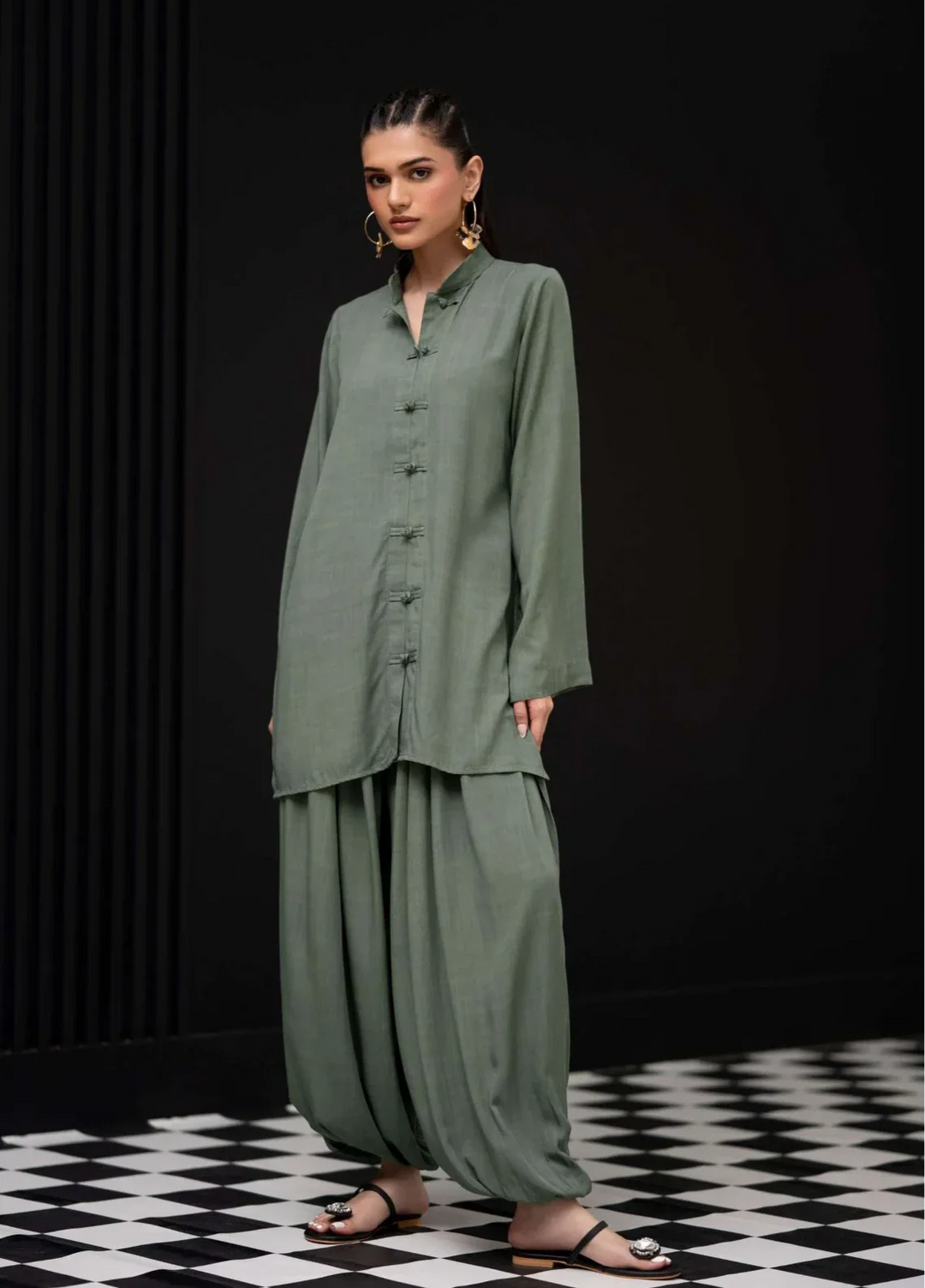 The Mandarine Misaal by Ayesha Somaya RTW Solids Irish Linen 2 Piece Suit Green Casual Collection