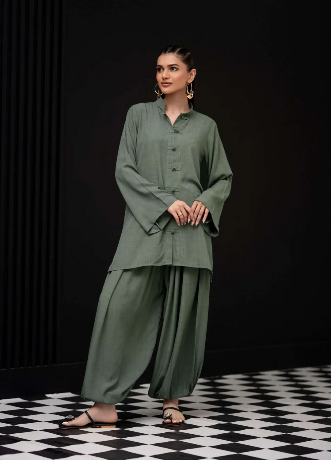 The Mandarine Misaal by Ayesha Somaya RTW Solids Irish Linen 2 Piece Suit Green Casual Collection