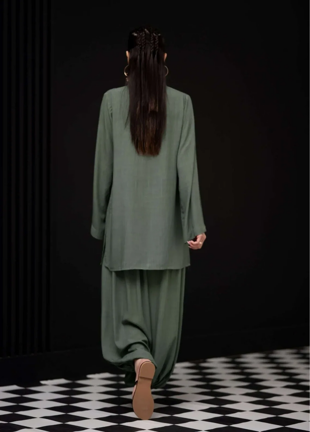 The Mandarine Misaal by Ayesha Somaya RTW Solids Irish Linen 2 Piece Suit Green Casual Collection