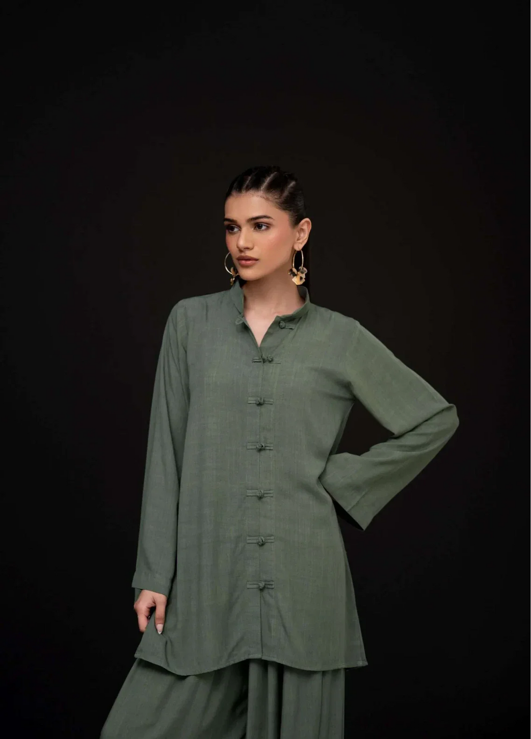 The Mandarine Misaal by Ayesha Somaya RTW Solids Irish Linen 2 Piece Suit Green Casual Collection