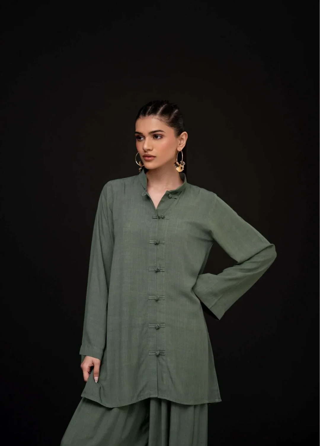 The Mandarine Misaal by Ayesha Somaya RTW Solids Irish Linen 2 Piece Suit Green Casual Collection