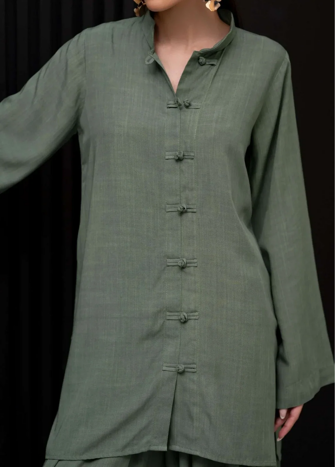 The Mandarine Misaal by Ayesha Somaya RTW Solids Irish Linen 2 Piece Suit Green Casual Collection
