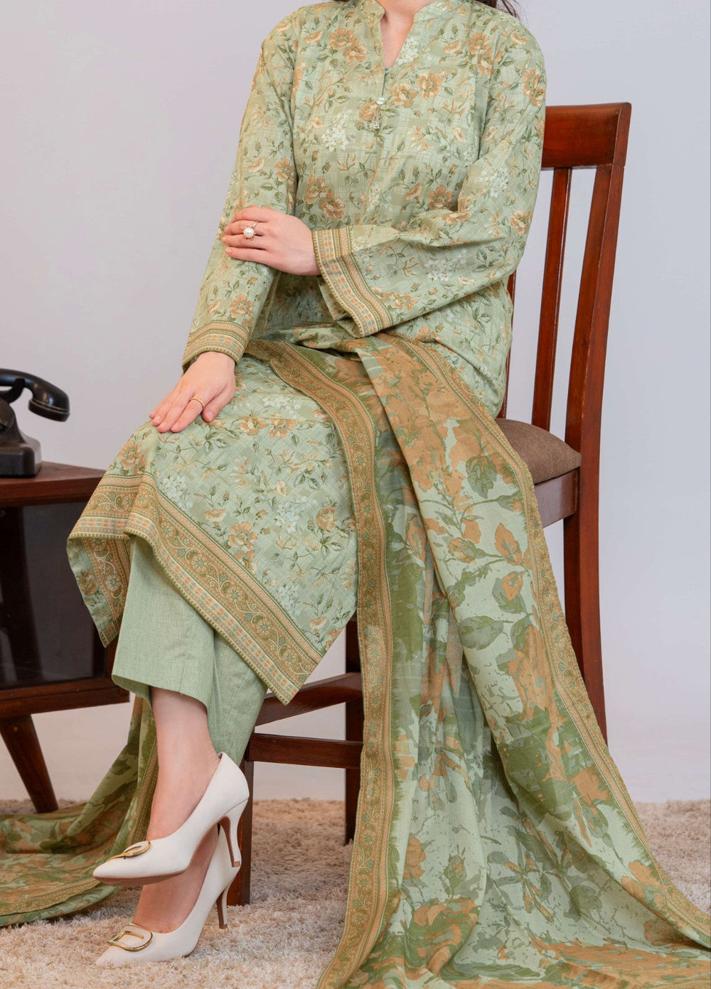 Nayab From Narmin by Narkin's Unstitched Printed Lawn 3 Piece Suit NUSLW3405 Summer Collection